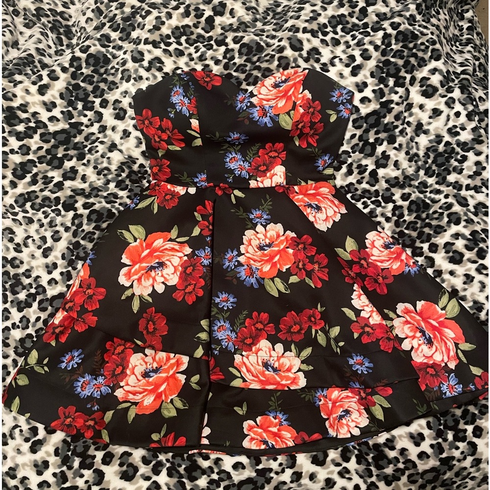 B. Darlin Strapless Sweetheart Neckline Cocktail/Prom Fit and Flare Short Dress